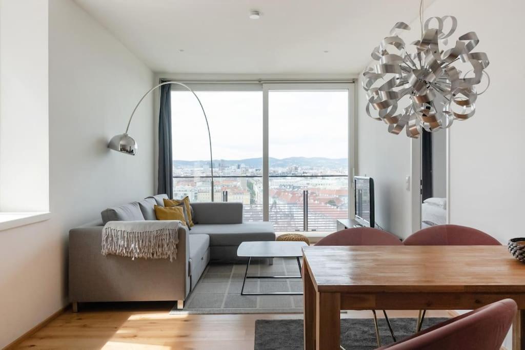 Hoch Hinaus, Neu Und Stilvoll Mit Pool Am Dach Appartement