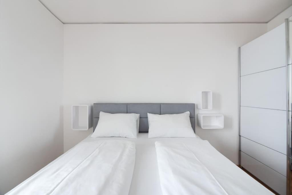 Hoch Hinaus, Neu Und Stilvoll Mit Pool Am Dach Appartement