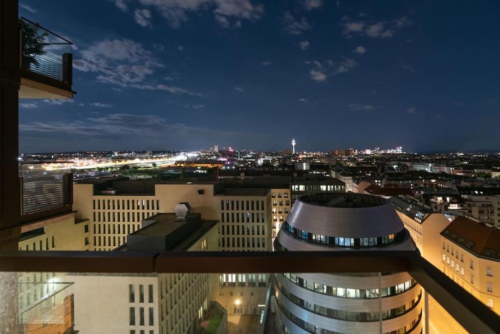 Hoch Hinaus, Neu Und Stilvoll Mit Pool Am Dach Appartement Wenen